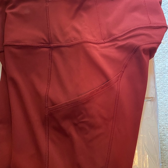 Lululemon fast and free high rise crop size 4 - Picture 4 of 6